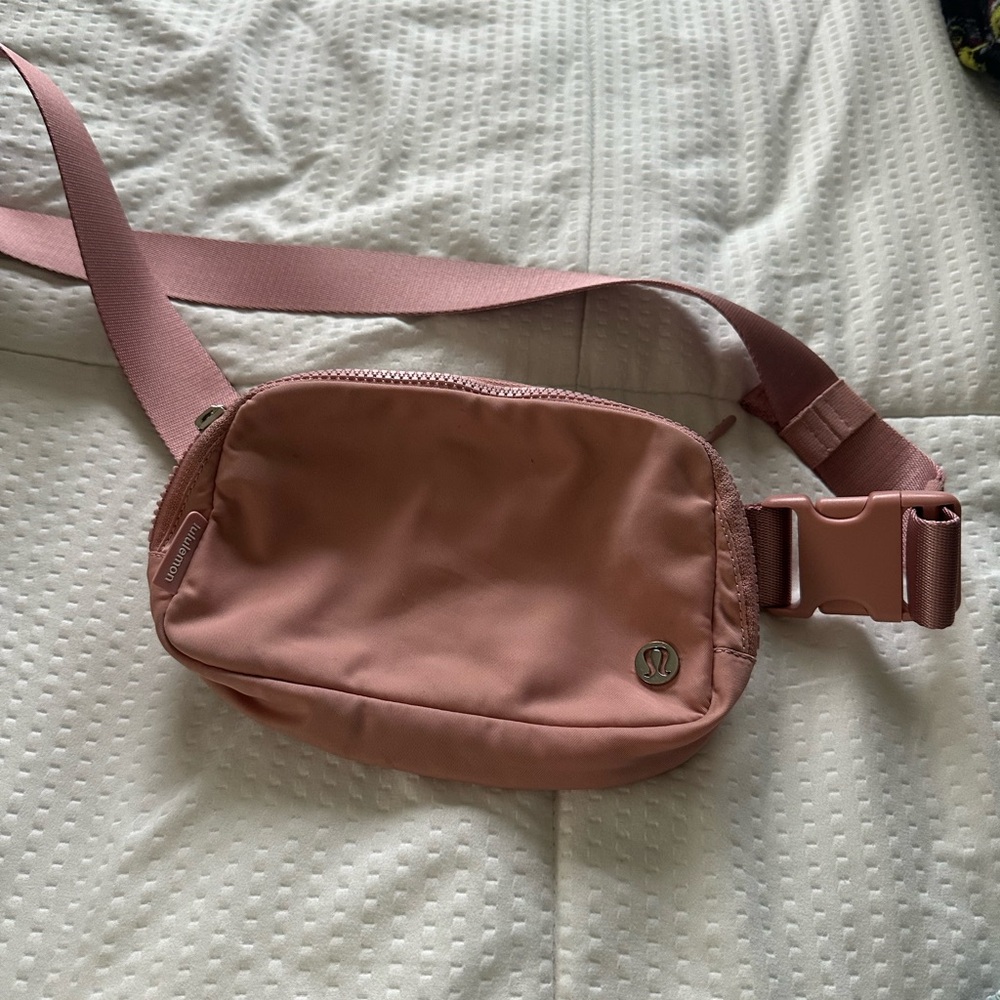 Lululemon pink belt bag